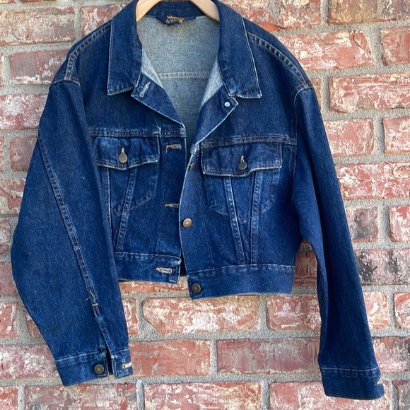 One of a kind vintage Wrangler hand painted denim jacket. - Picture 5 of 10